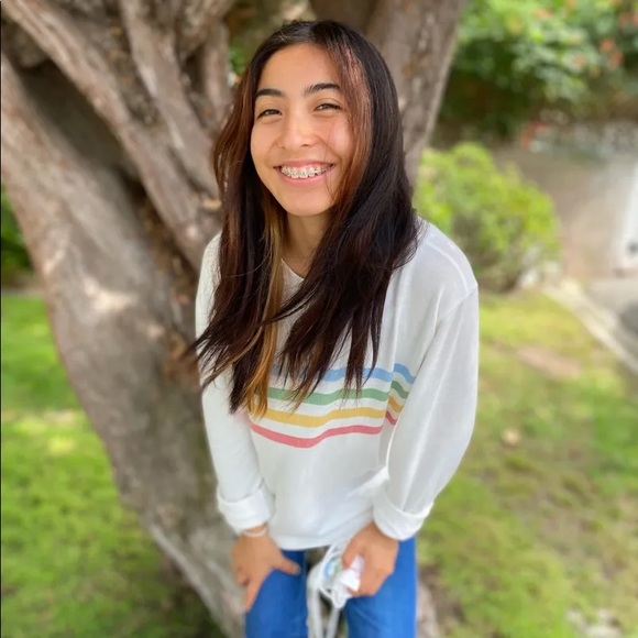 Barely Canadian is a line of super soft sweaters, super soft smittens and Hats. - Picture 4 of 7